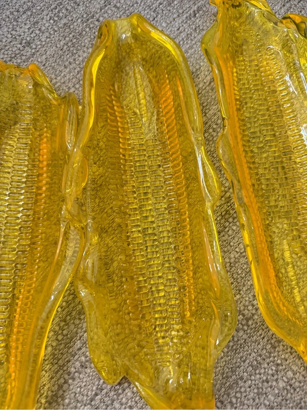Yellow plastic Corn-Shaped Serving Dishes - Set of 4
